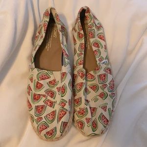 Women’s toms size 9.5